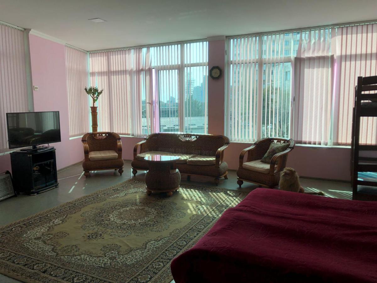 Citrus Guest House Yerevan Bagian luar foto