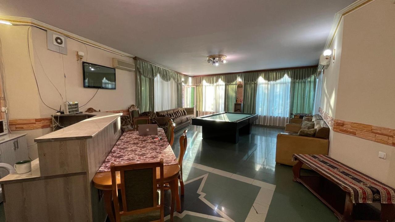 Citrus Guest House Yerevan Bagian luar foto