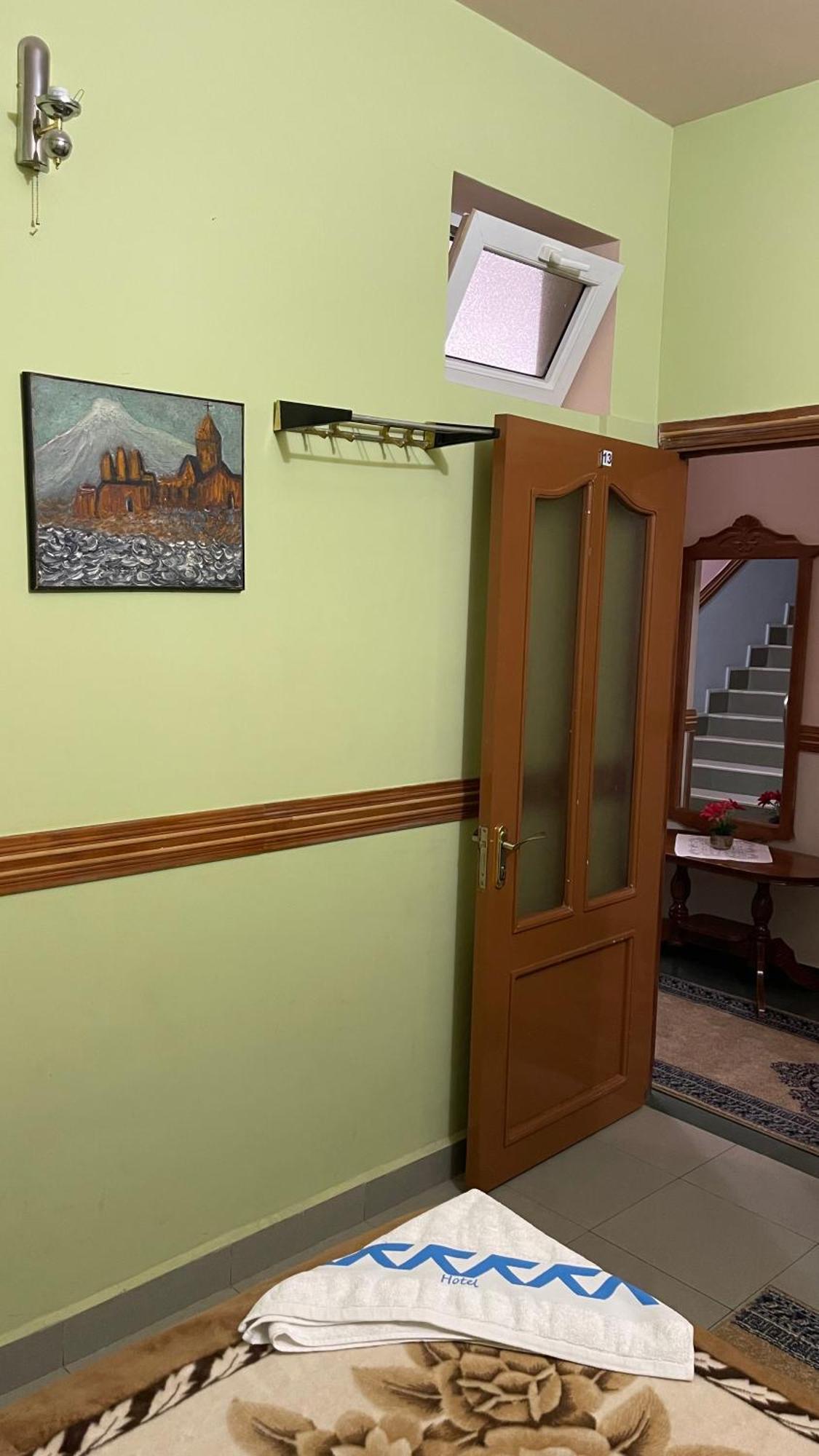 Citrus Guest House Yerevan Bagian luar foto