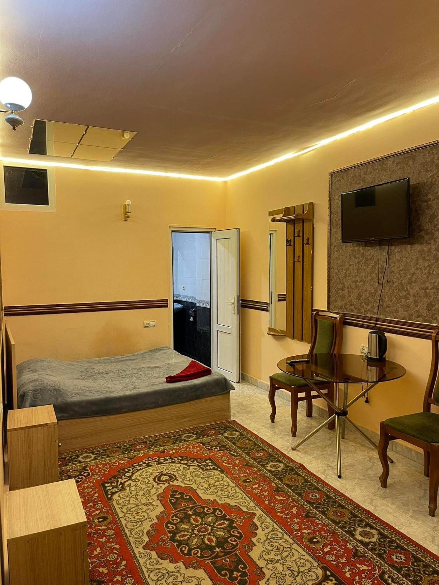 Citrus Guest House Yerevan Bagian luar foto